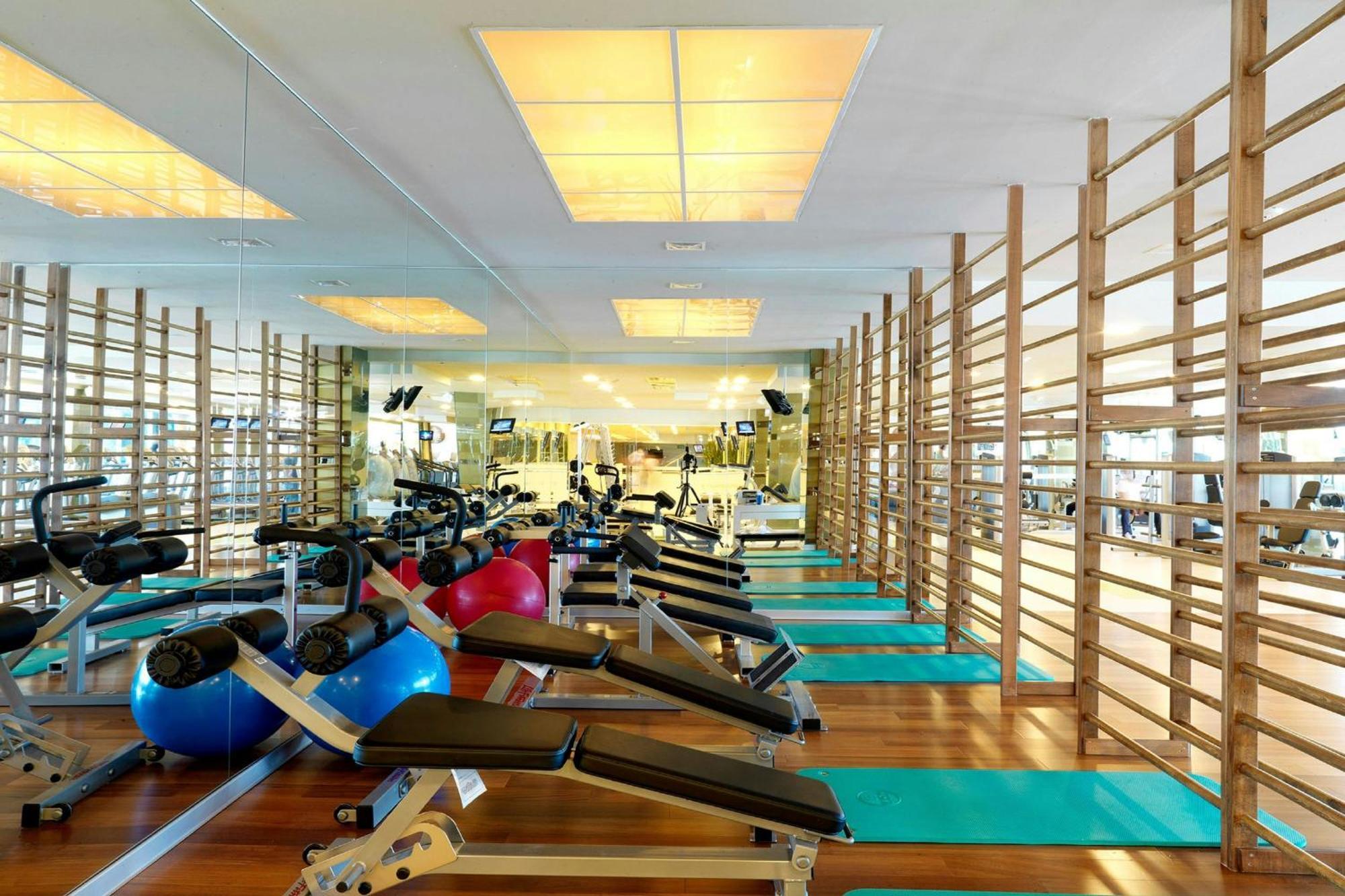 Renaissance Polat Istanbul Hotel Ngoại thất bức ảnh The gym at the Mandarin Oriental, Munich