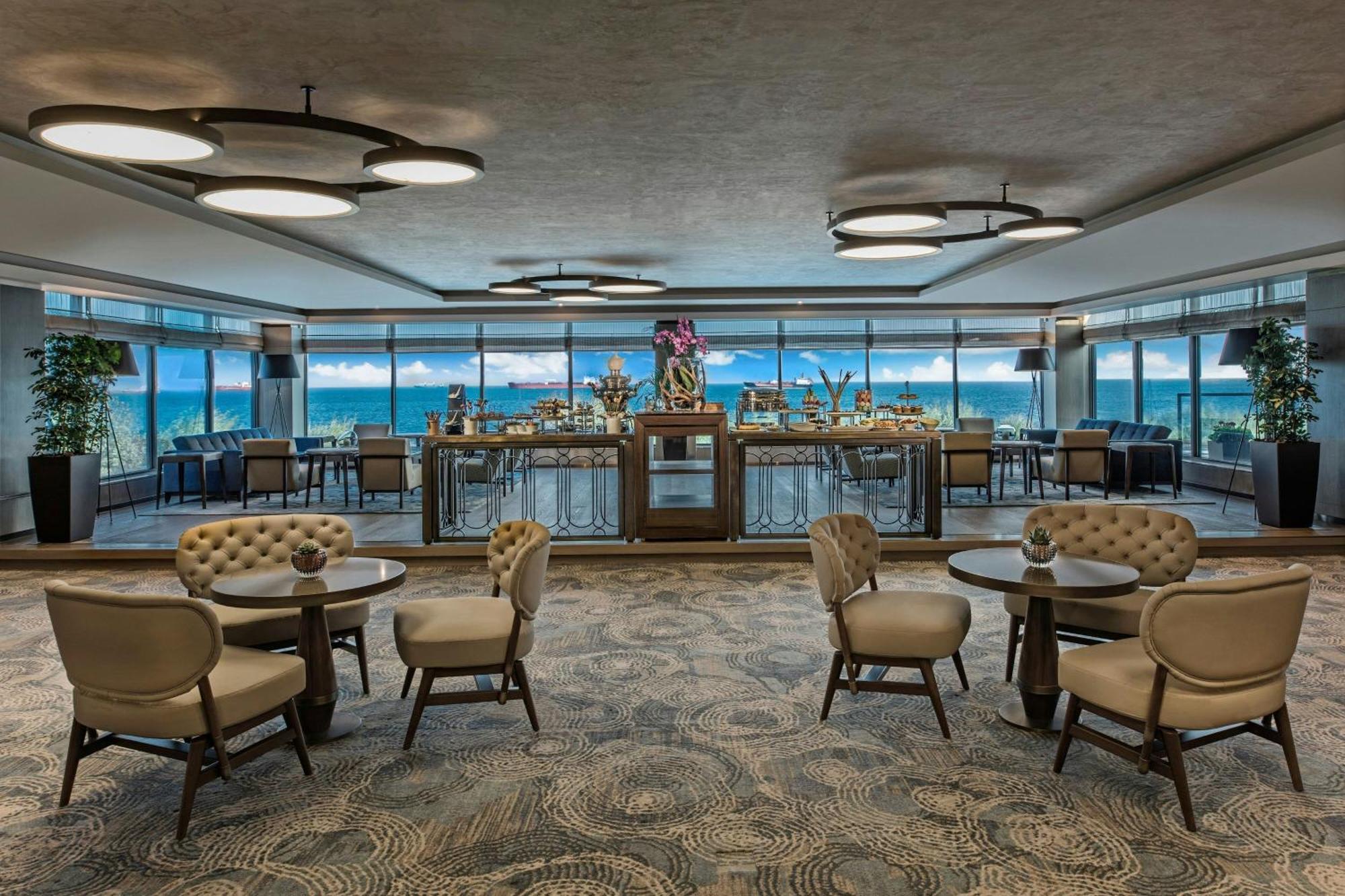 Renaissance Polat Istanbul Hotel Ngoại thất bức ảnh The Club lounge at KLIA