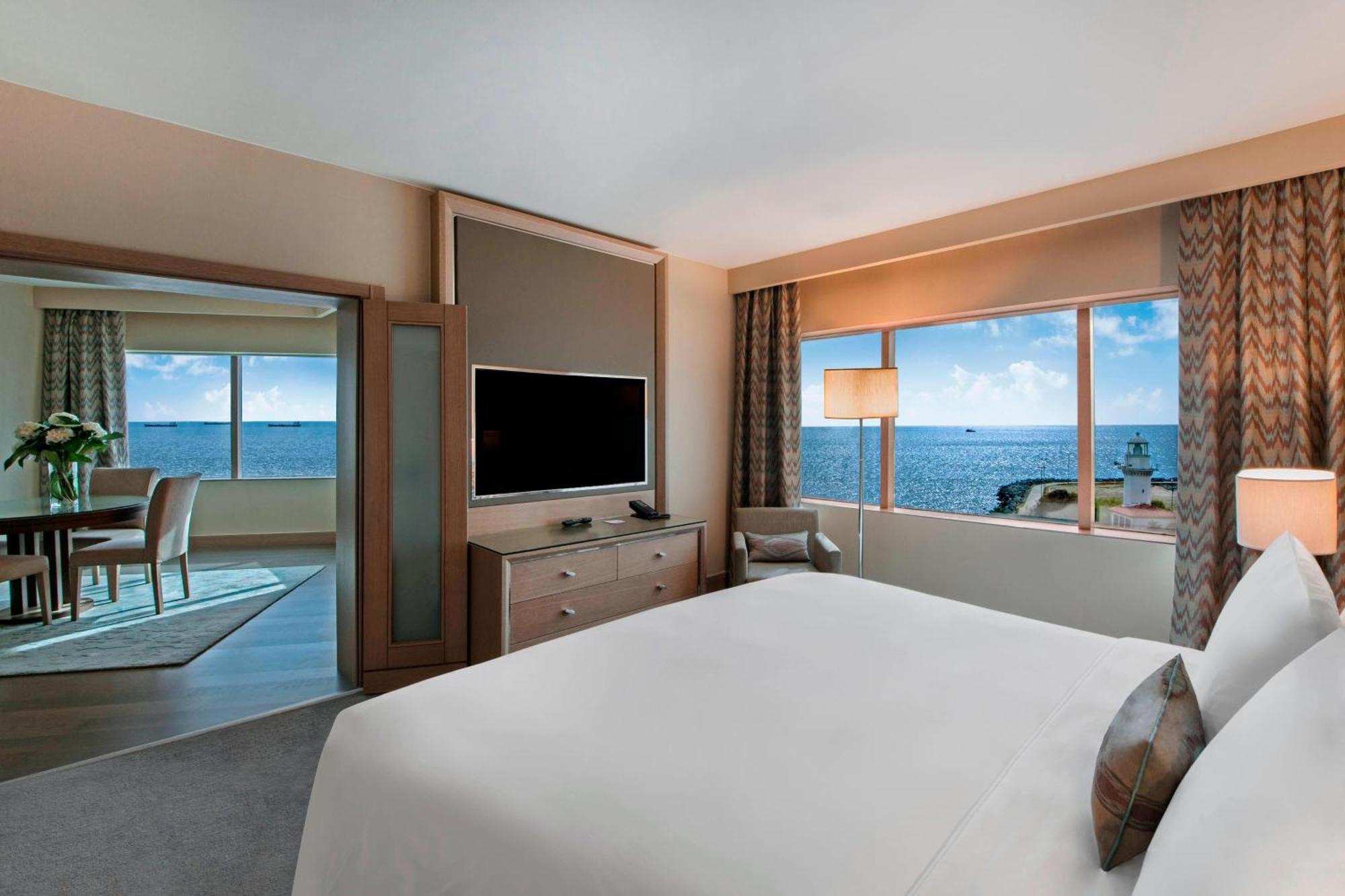 Renaissance Polat Istanbul Hotel Ngoại thất bức ảnh A bedroom at the Westin Maldives